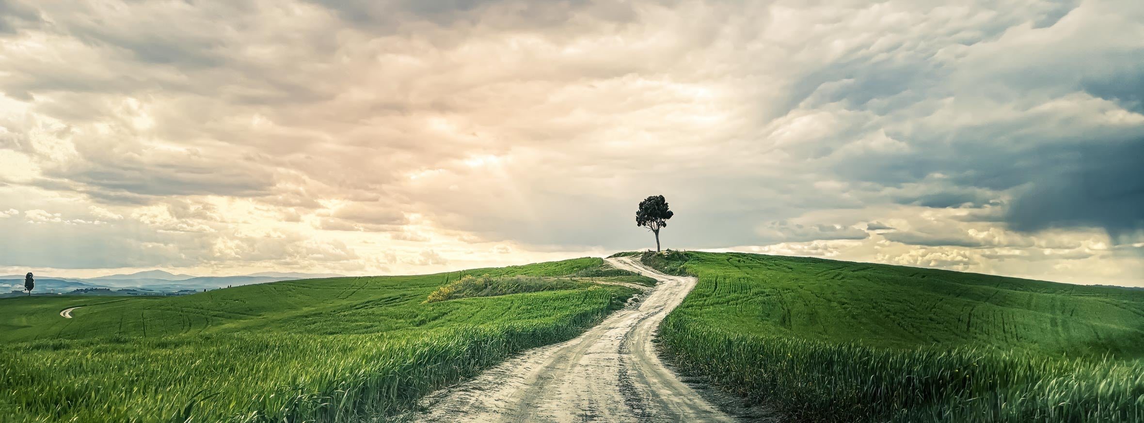 photography of a cloudy landscape